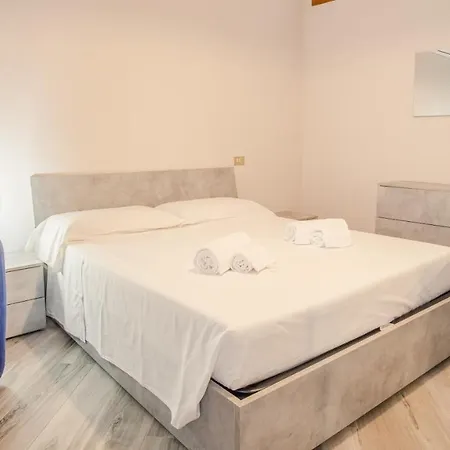 Apartment La Bella Galeazzi - Italian Homing *